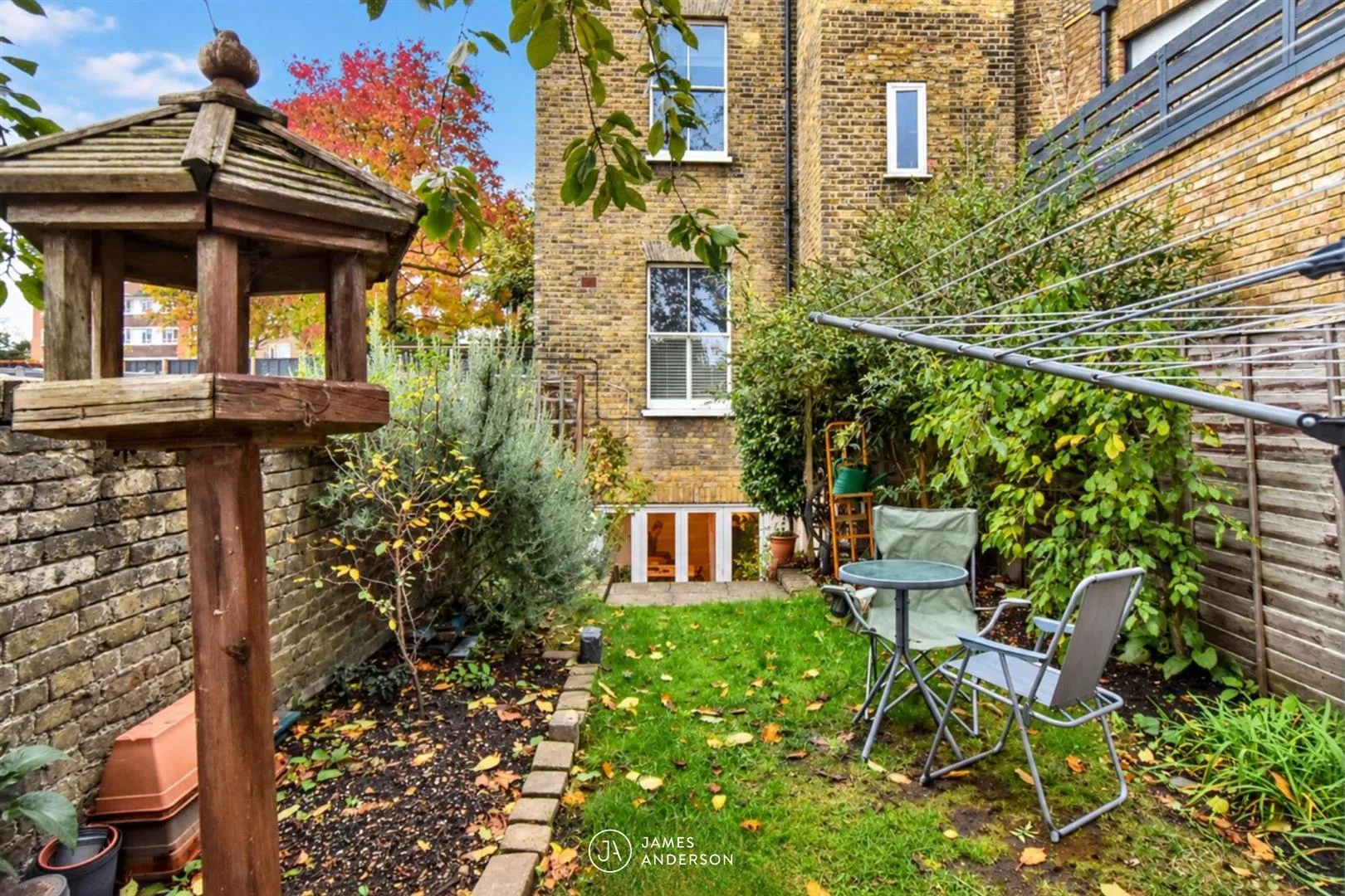 Flat Upper Richmond Road in Greater London