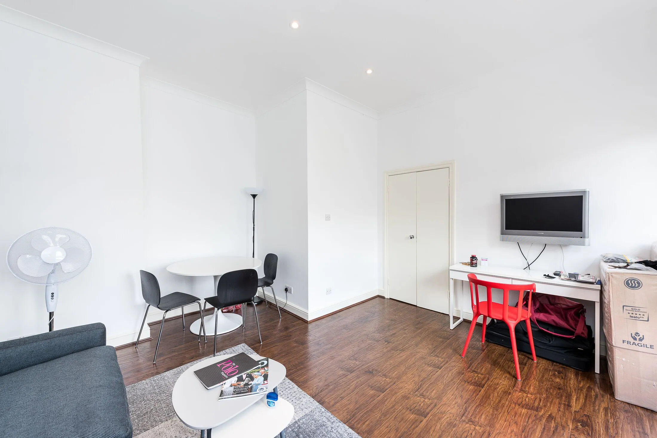 Flat Manson Mews in Greater London
