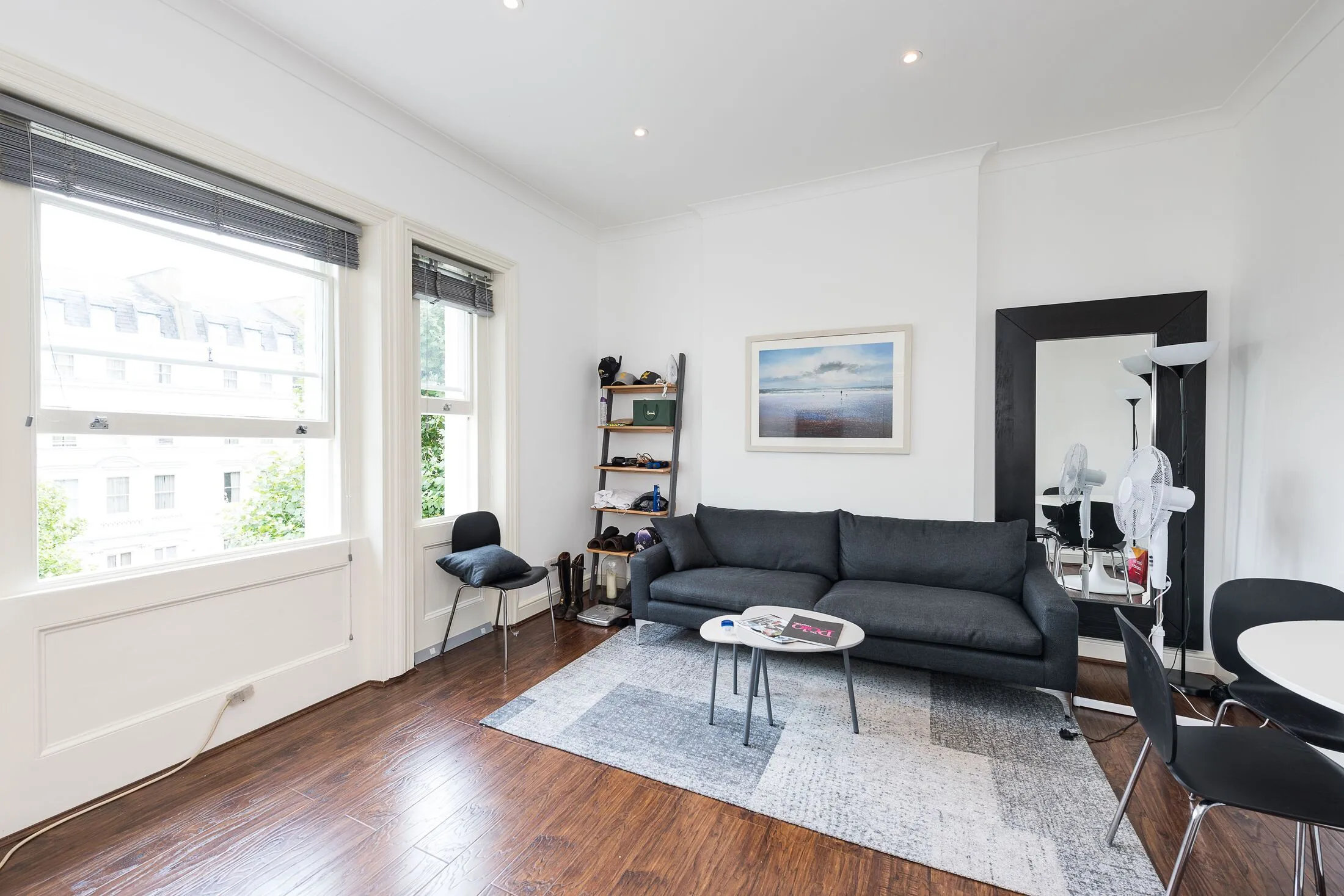 Flat Manson Mews in Greater London