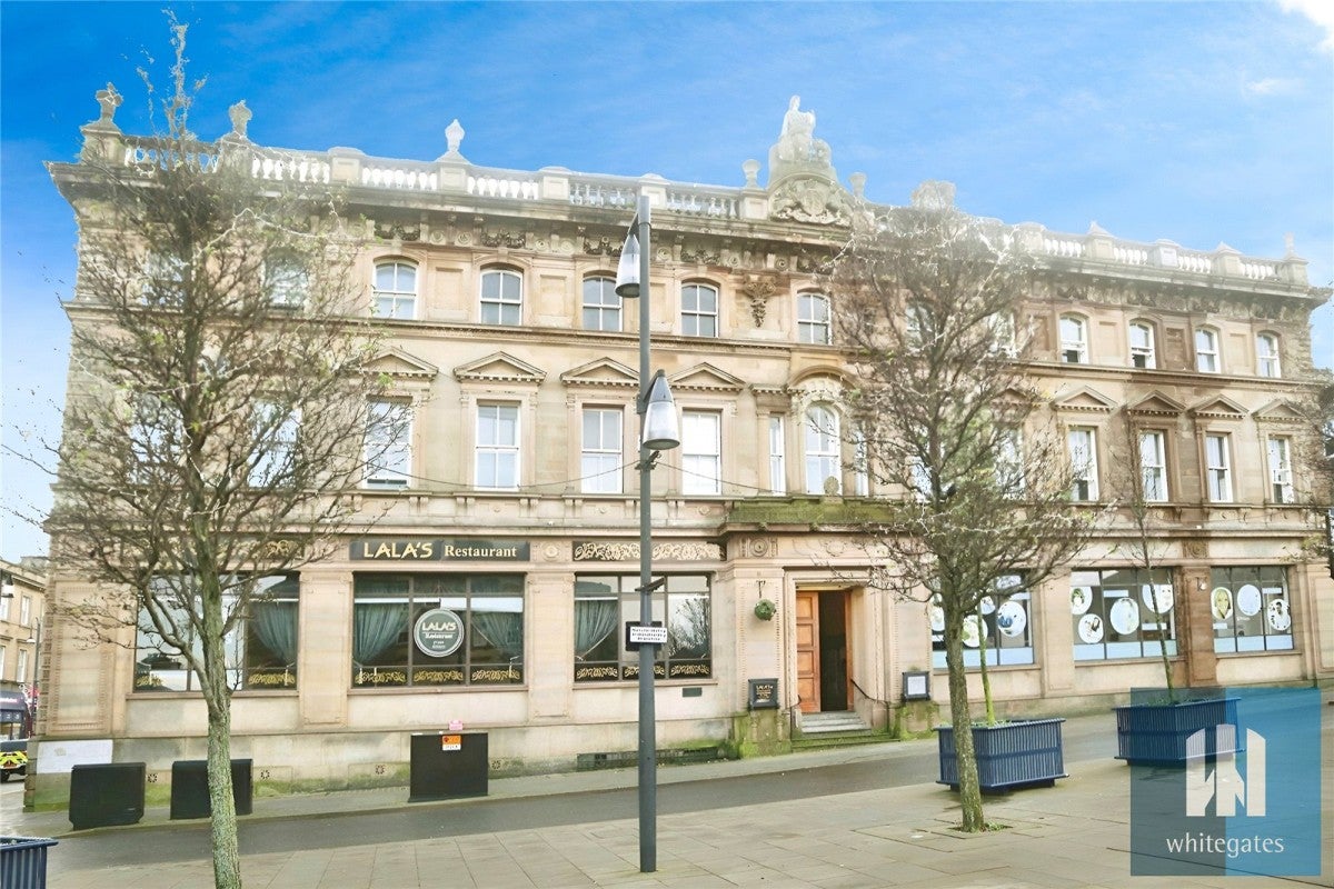 Flat Railway Street in Kirklees