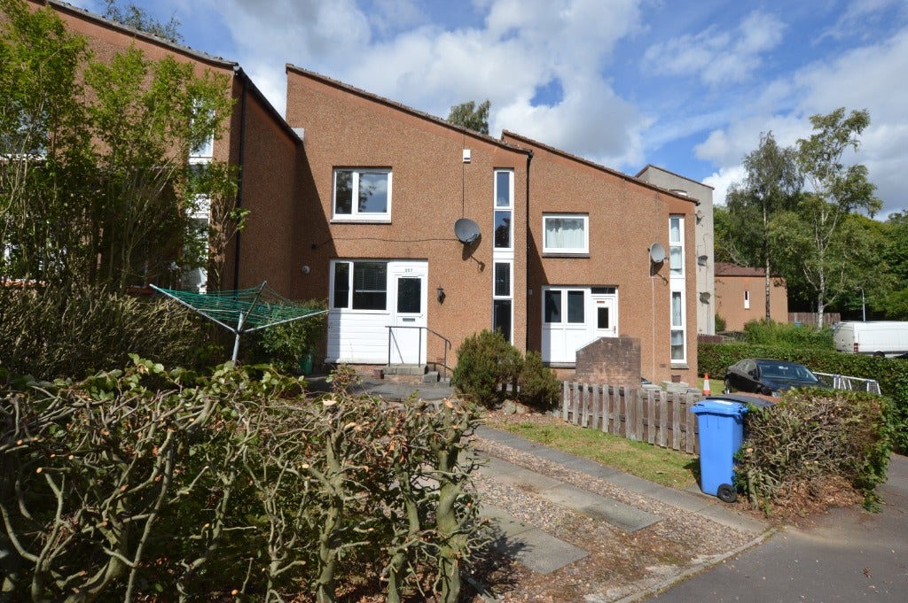 House Tern Path in Glenrothes