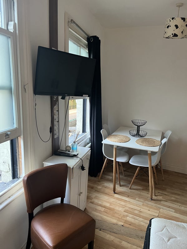 Room Regent's Park Road in Greater London