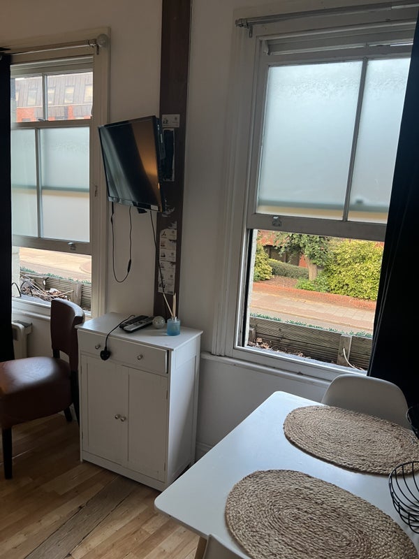 Room Regent's Park Road in Greater London