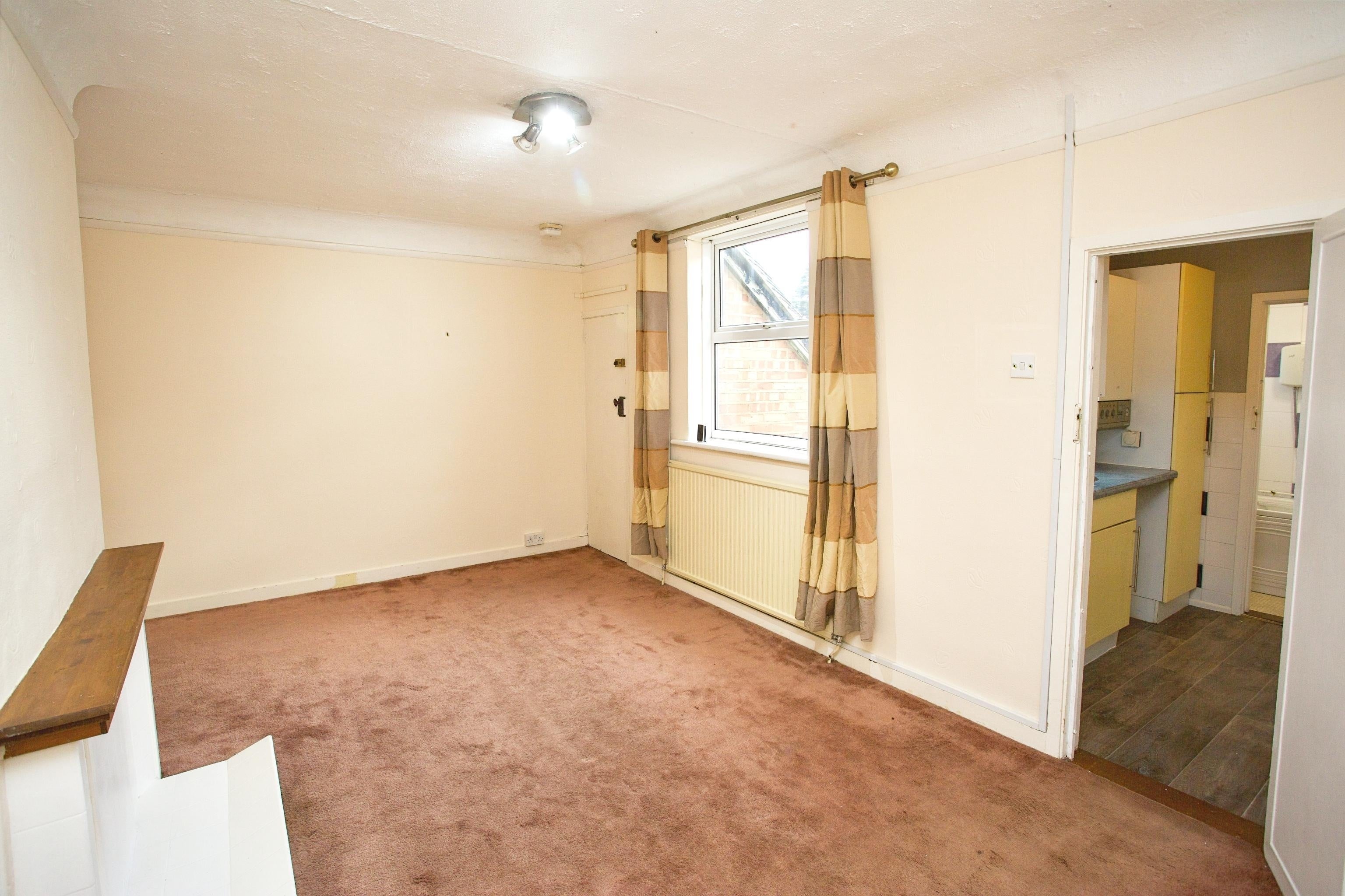 Flat Brockhurst Road in Gosport