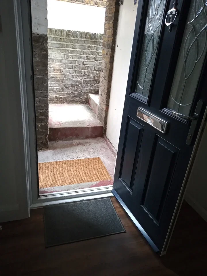 Flat Hayter Road in Greater London