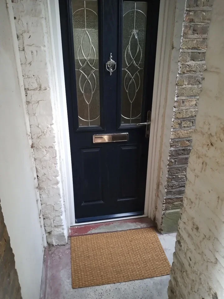 Flat Hayter Road in Greater London