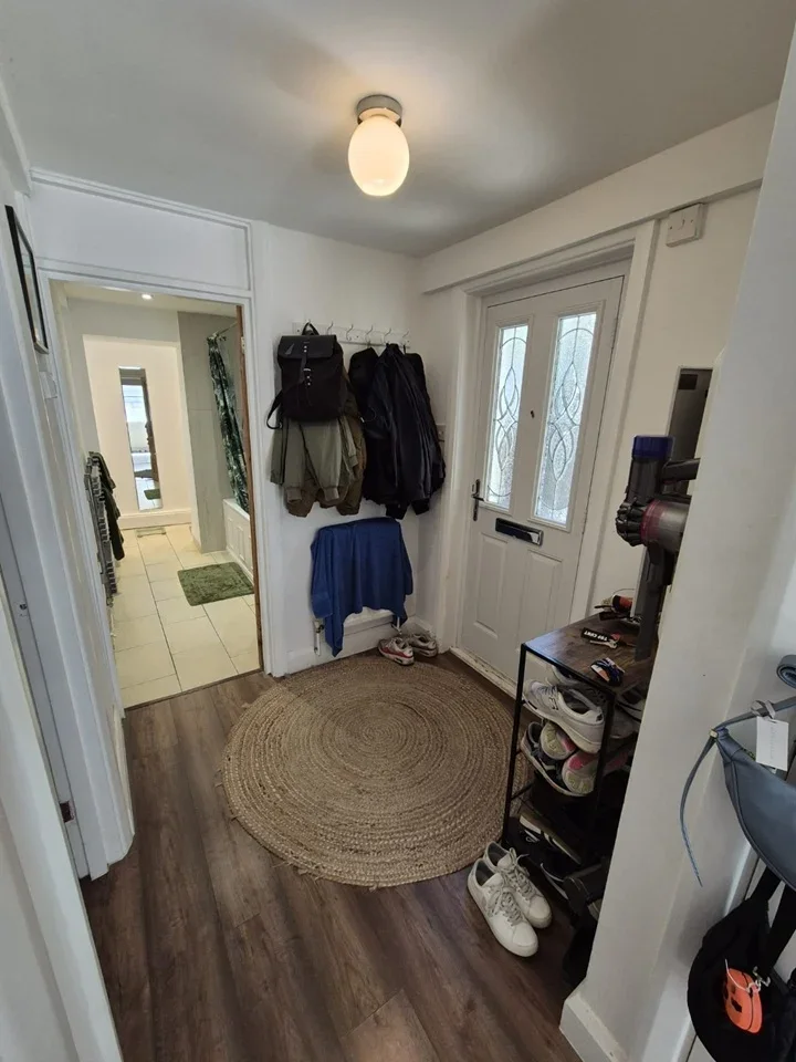 Flat Hayter Road in Greater London