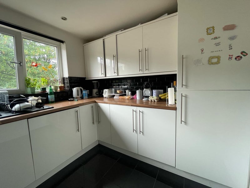 Room St Mungo Avenue in Glasgow
