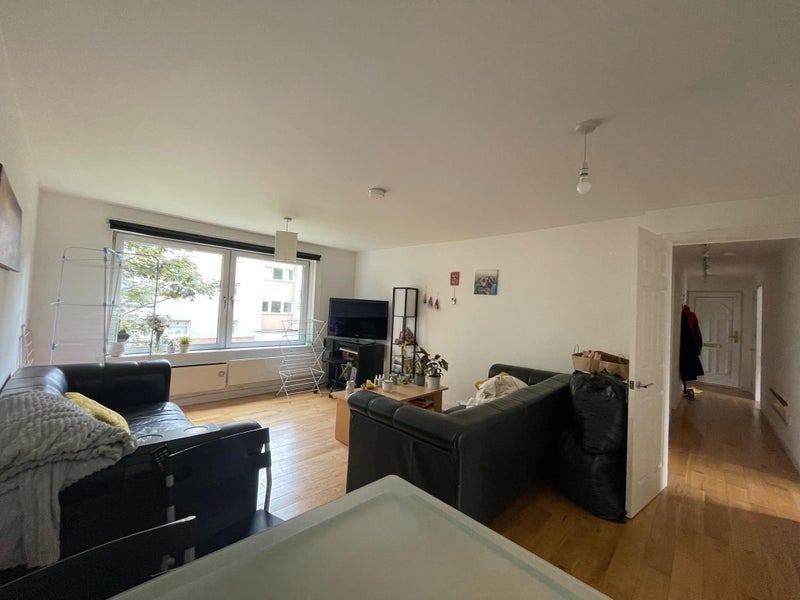 Room St Mungo Avenue in Glasgow