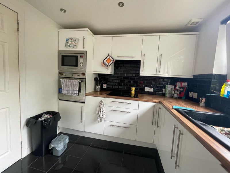 Room St Mungo Avenue in Glasgow
