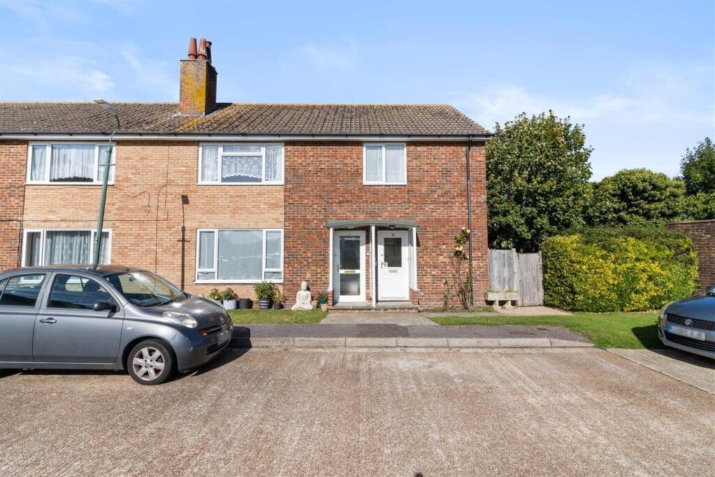 Flat Willingdon Court in Willingdon and Jevington