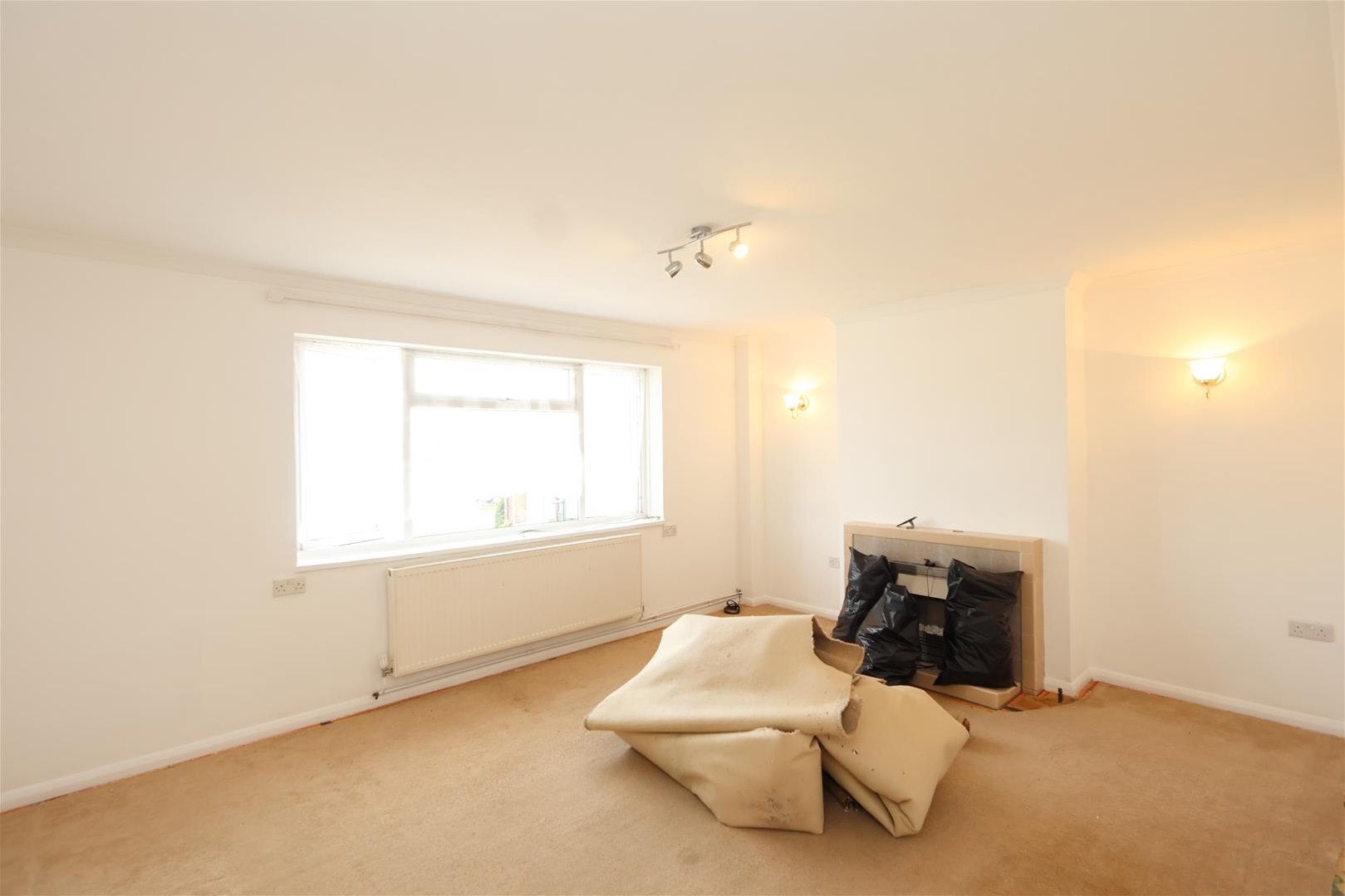Flat Willingdon Court in Willingdon and Jevington