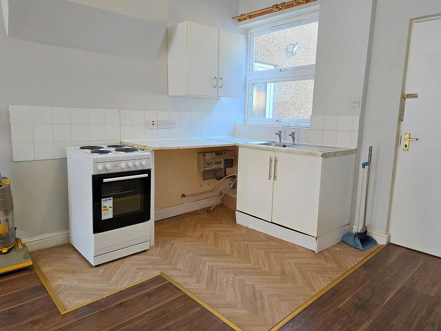 Flat Omega Place in Rugby