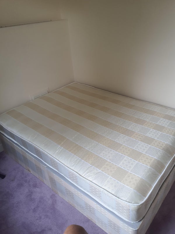 Room Farley Road in Greater London