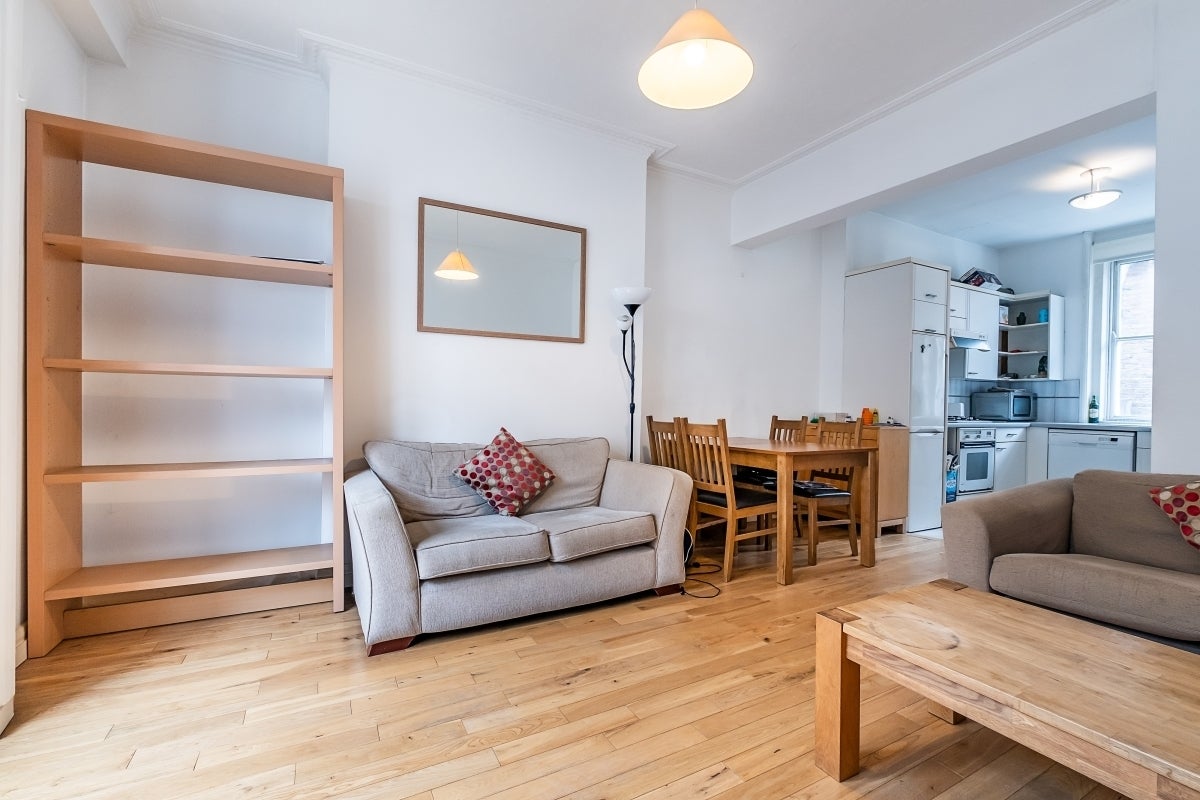 Flat Star Street in City of Westminster