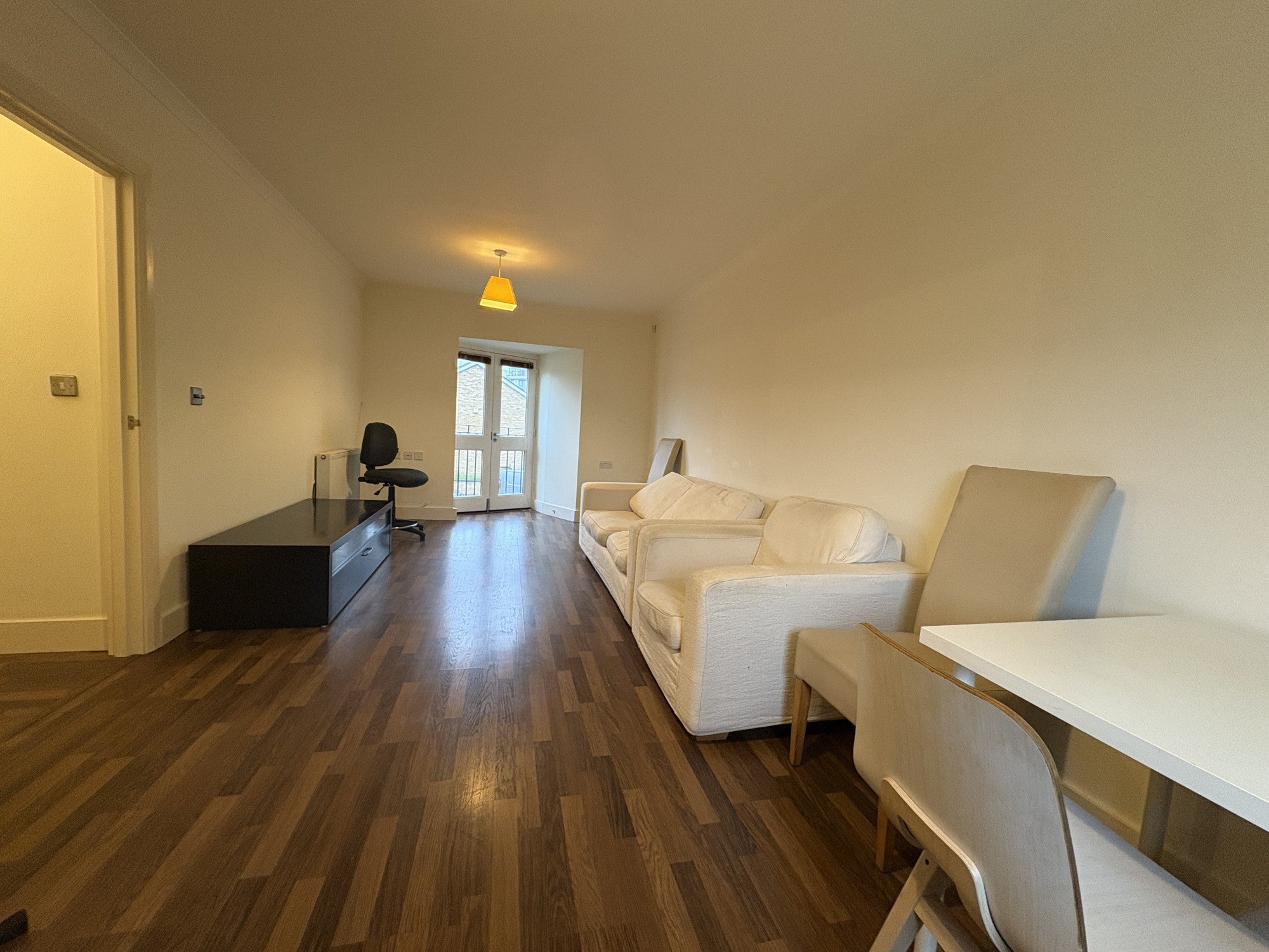 Flat Bellot Street in Greater London