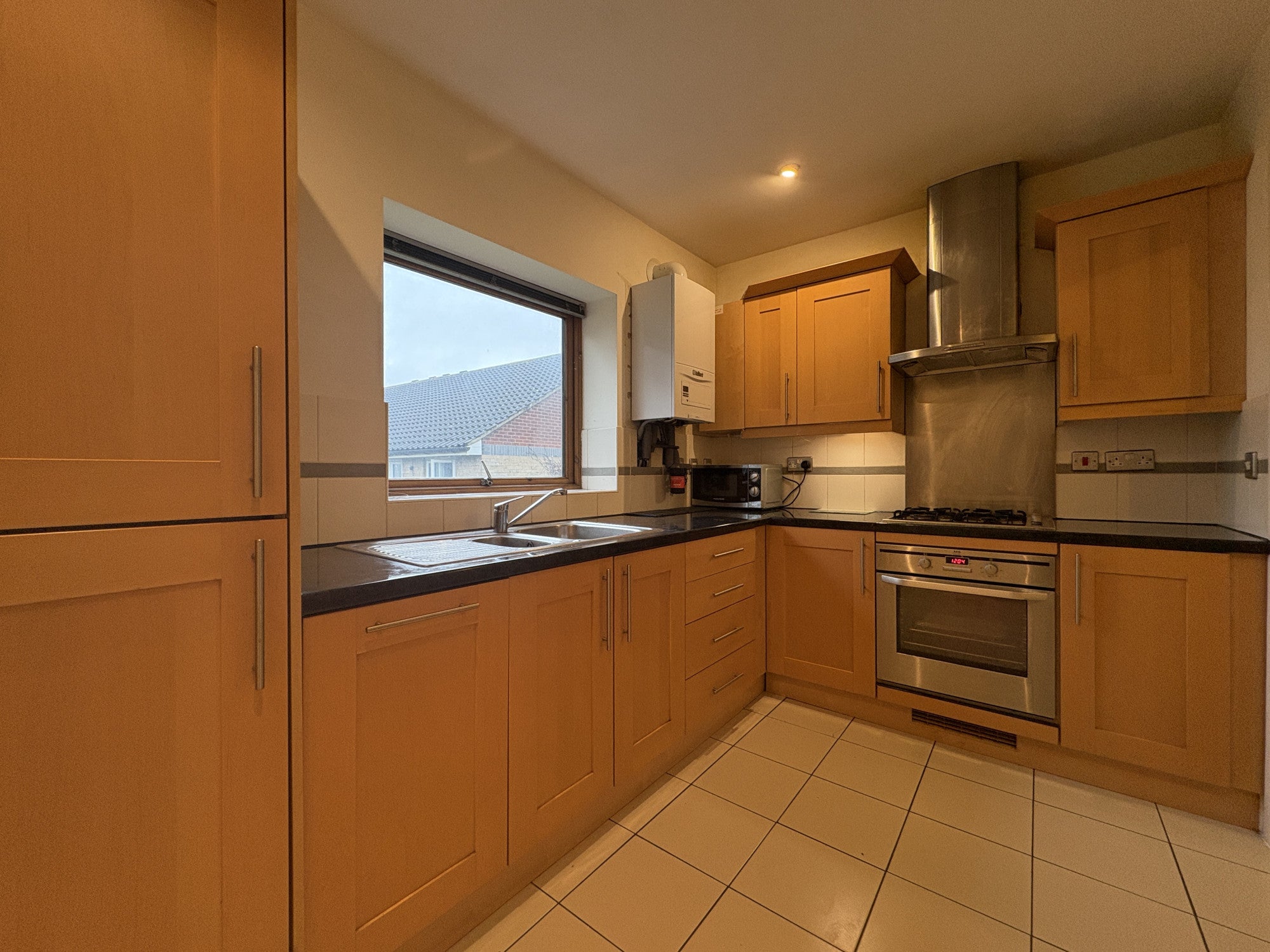Flat Bellot Street in Greater London