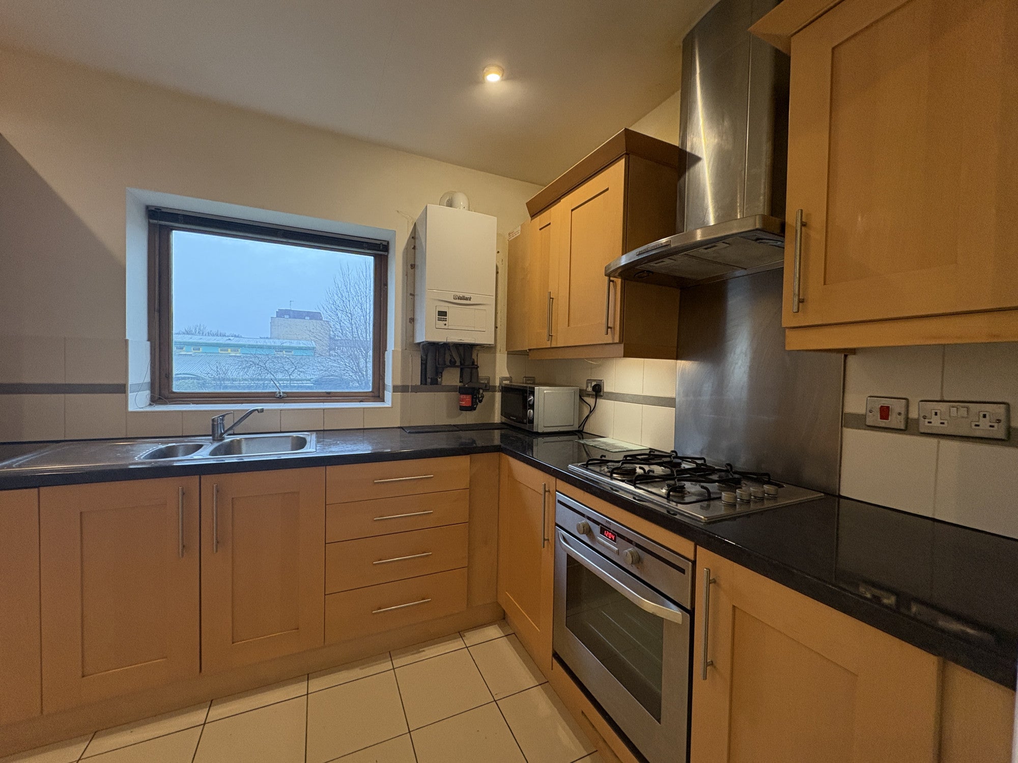 Flat Bellot Street in Greater London