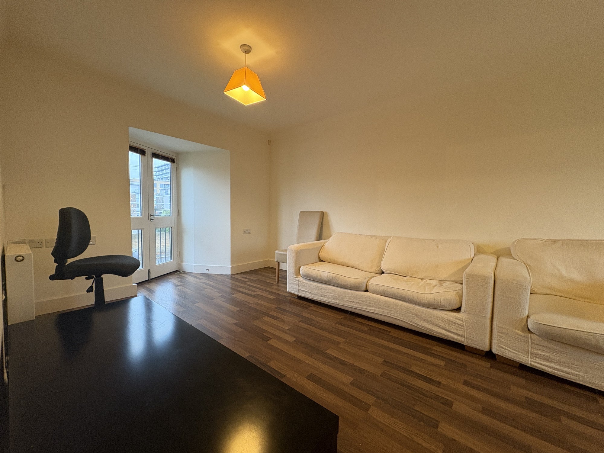 Flat Bellot Street in Greater London