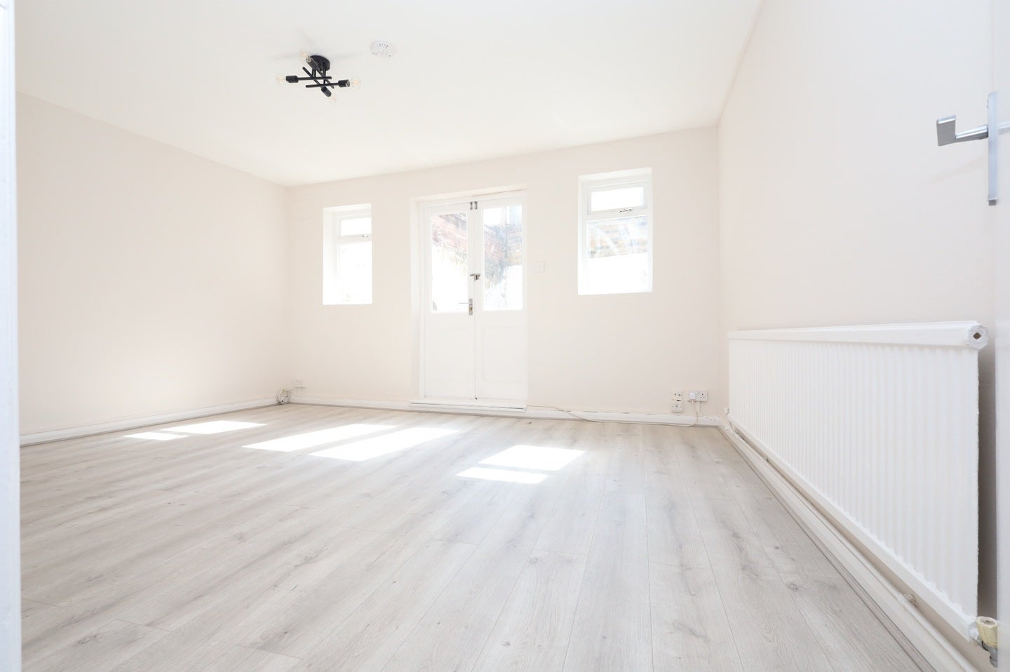 Flat Newington Green Road in Greater London