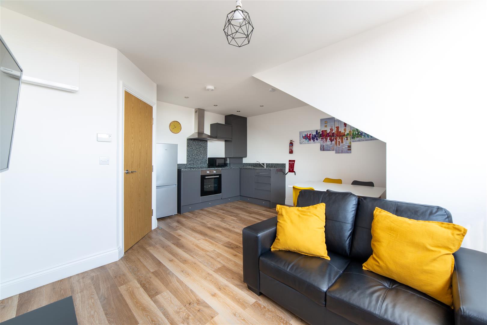 Flat Osborne Terrace in Newcastle upon Tyne