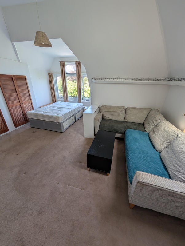 Room Cheam Road in Greater London