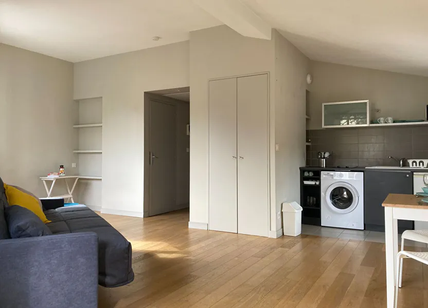 Flat Rue Pasteur in Caluire-et-Cuire