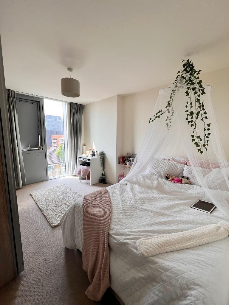 Flat Copperas Street in Greater London