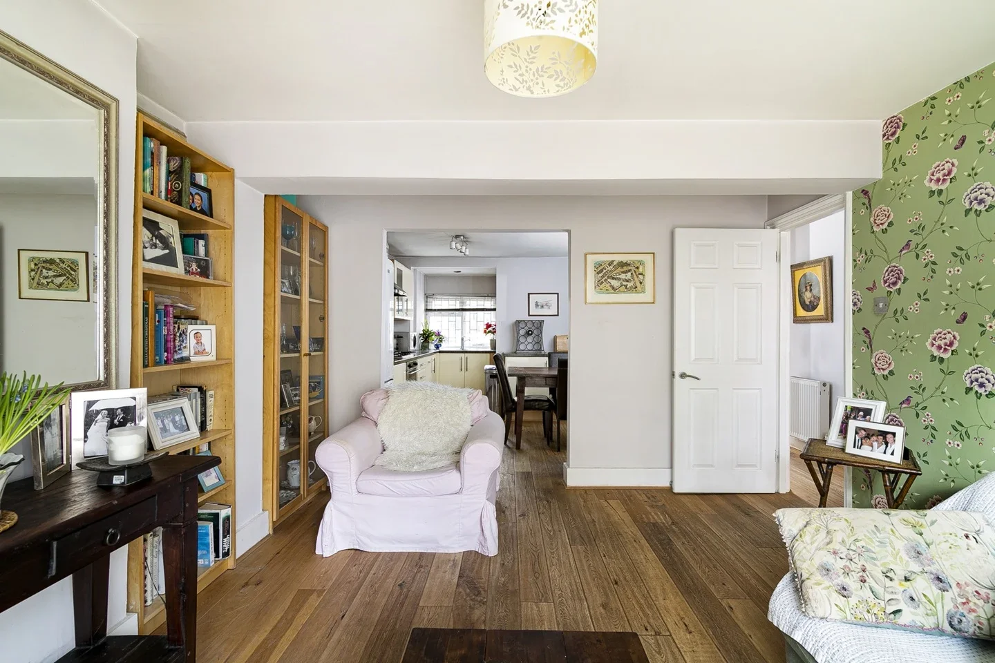 Flat Dennington Park Road in Greater London