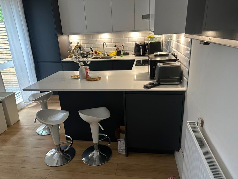 Room Benham Close in Greater London