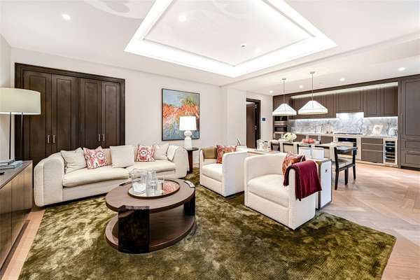 Flat Whistler Square in City of Westminster