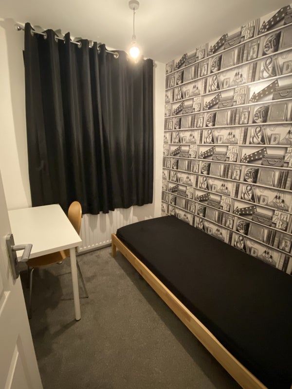 Room Radford Bridge Road in Nottingham