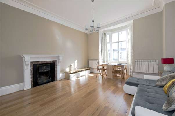 Flat Gloucester Terrace in City of Westminster
