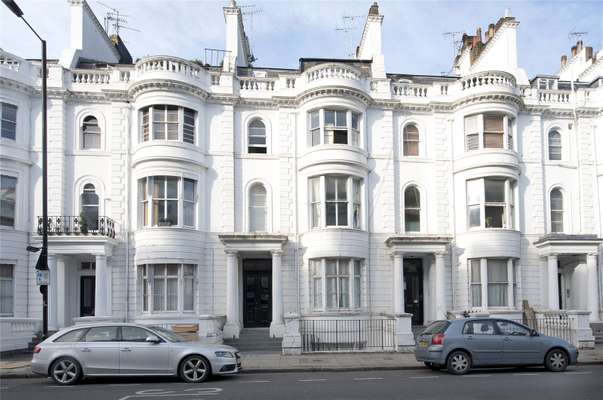 Flat Gloucester Terrace in City of Westminster