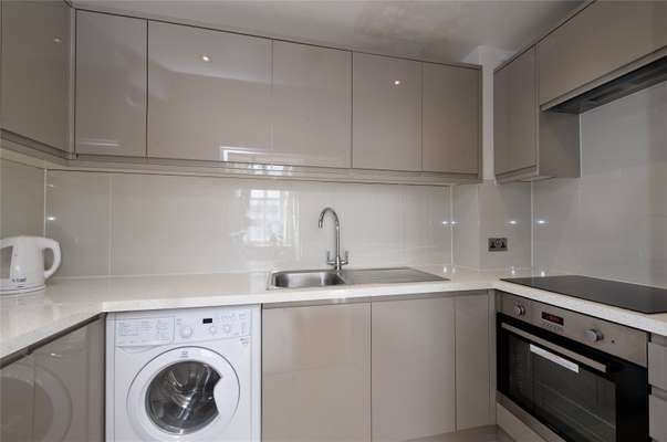 Flat Gloucester Terrace in City of Westminster