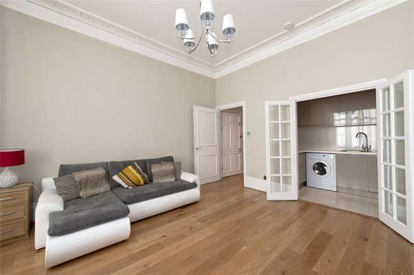 Flat Gloucester Terrace in City of Westminster