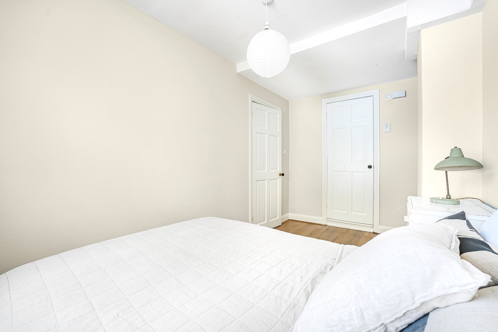 Flat Stuart Road in Greater London