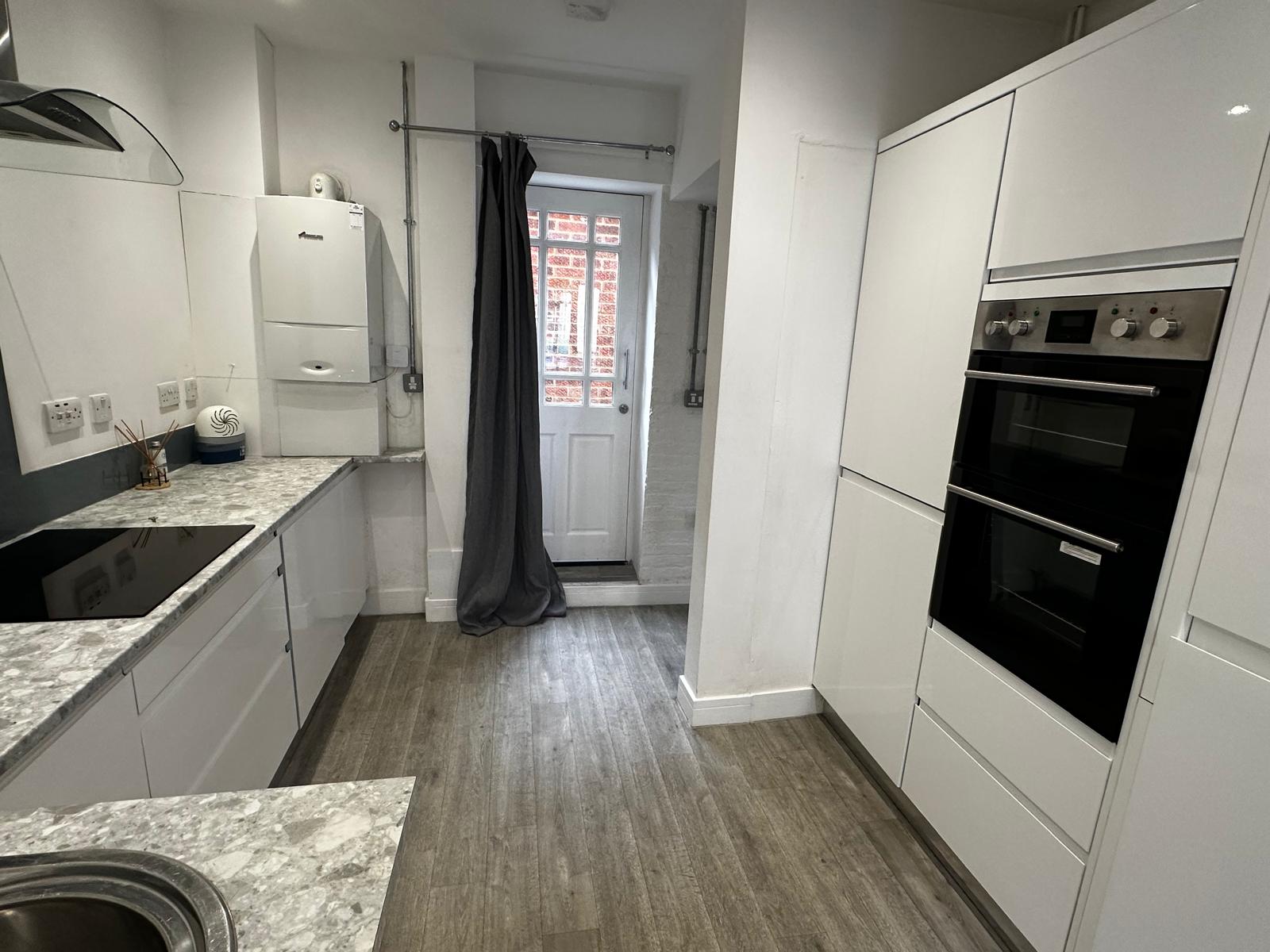 Flat West Street in Waverley