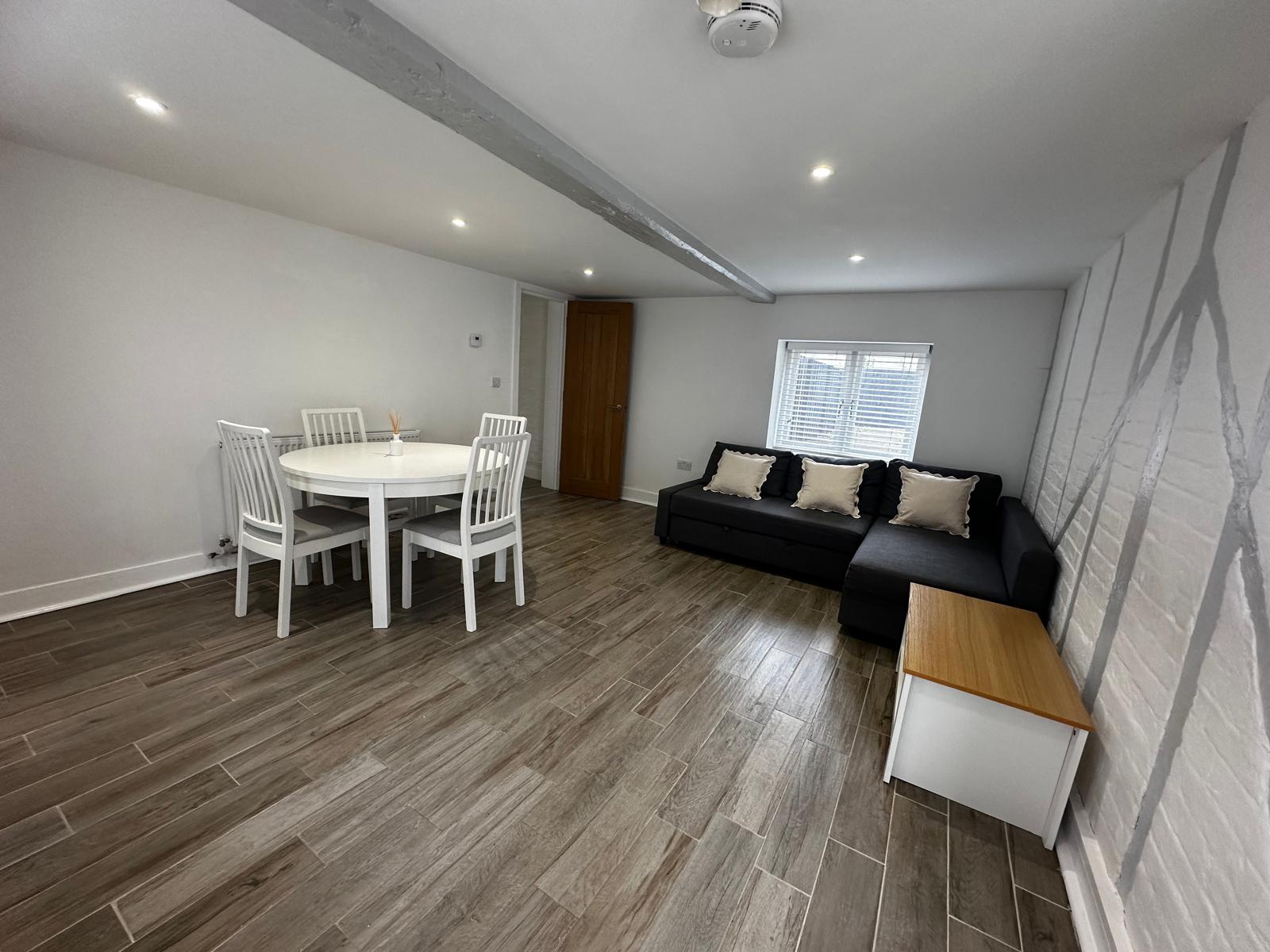 Flat West Street in Waverley