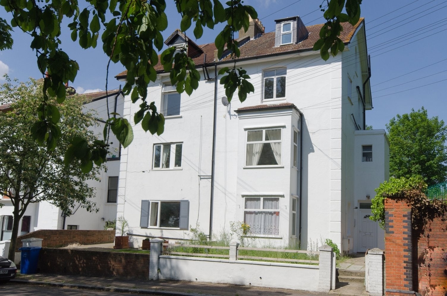 Flat Rye Hill Park in Greater London