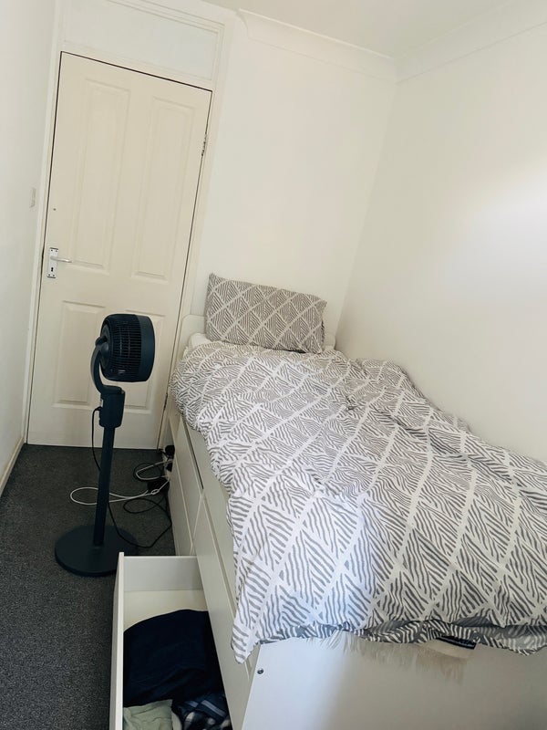 Room Commerce Road in Greater London