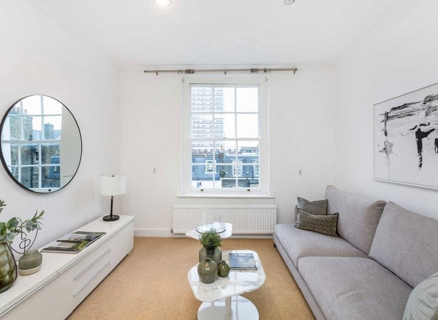 Flat St George's Drive in City of Westminster