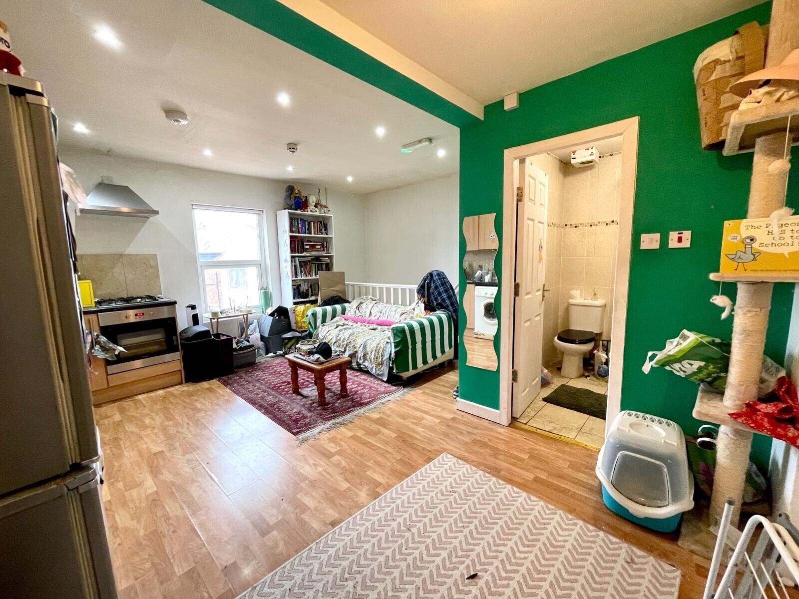Flat Wilbraham Road in Manchester