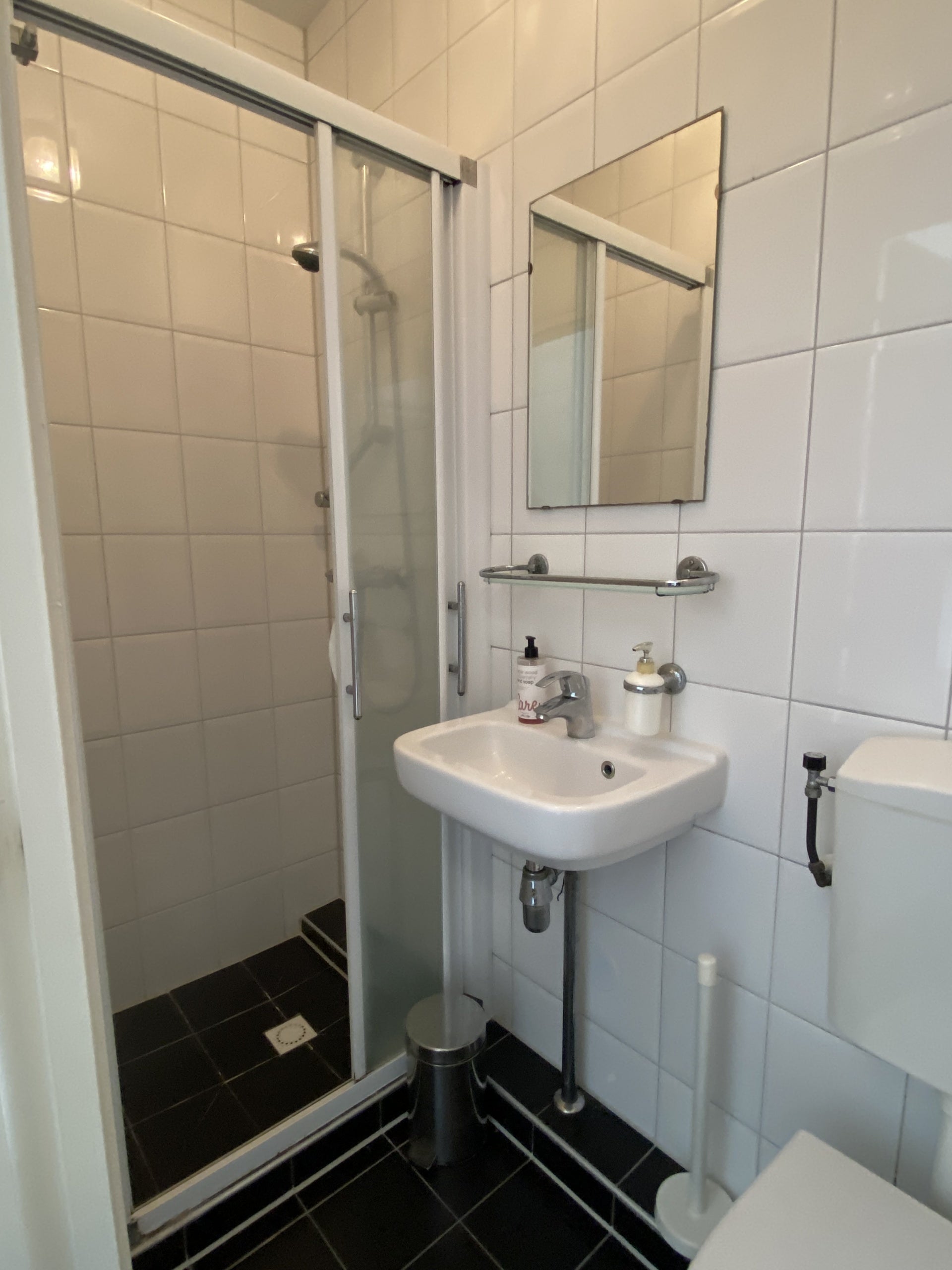 Studio te huur: Oudedijk, Rotterdam