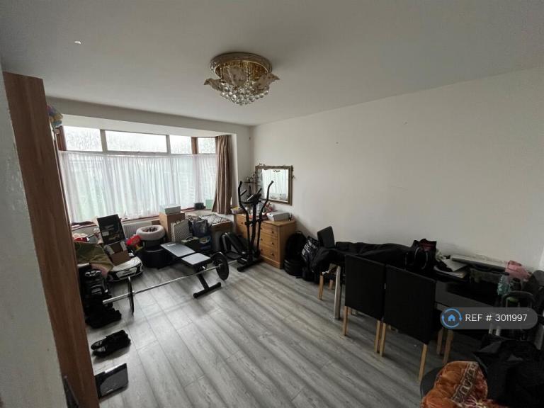 House Upney Lane in Greater London