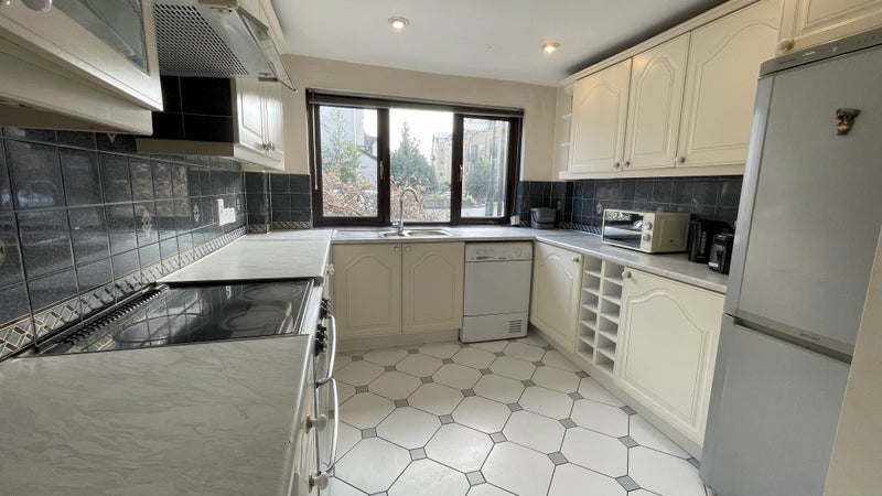 House Wynan Road in Greater London