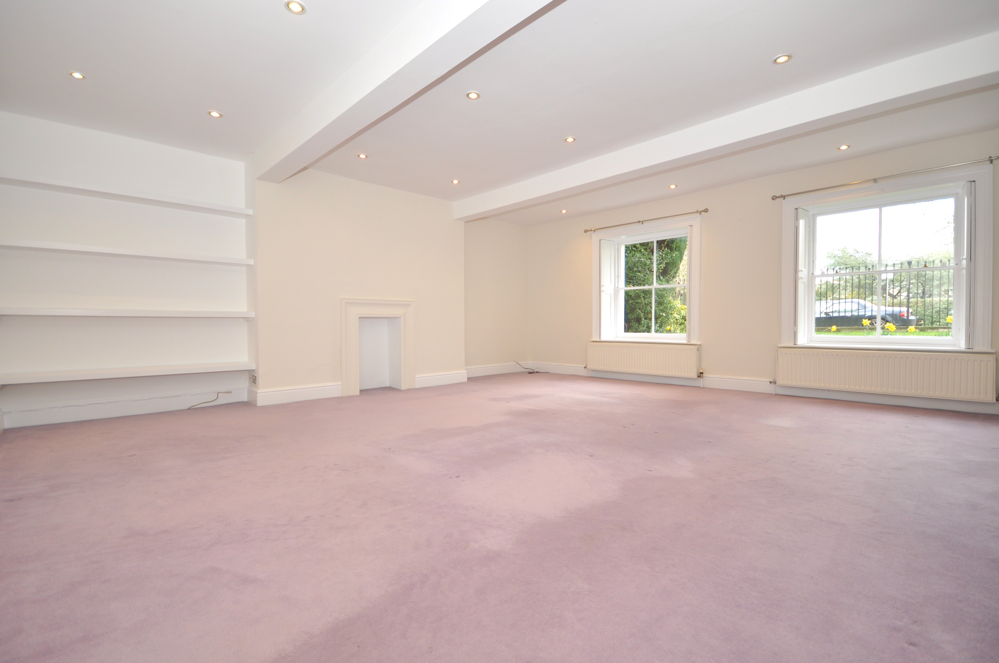 Flat Wellington Square in Cheltenham