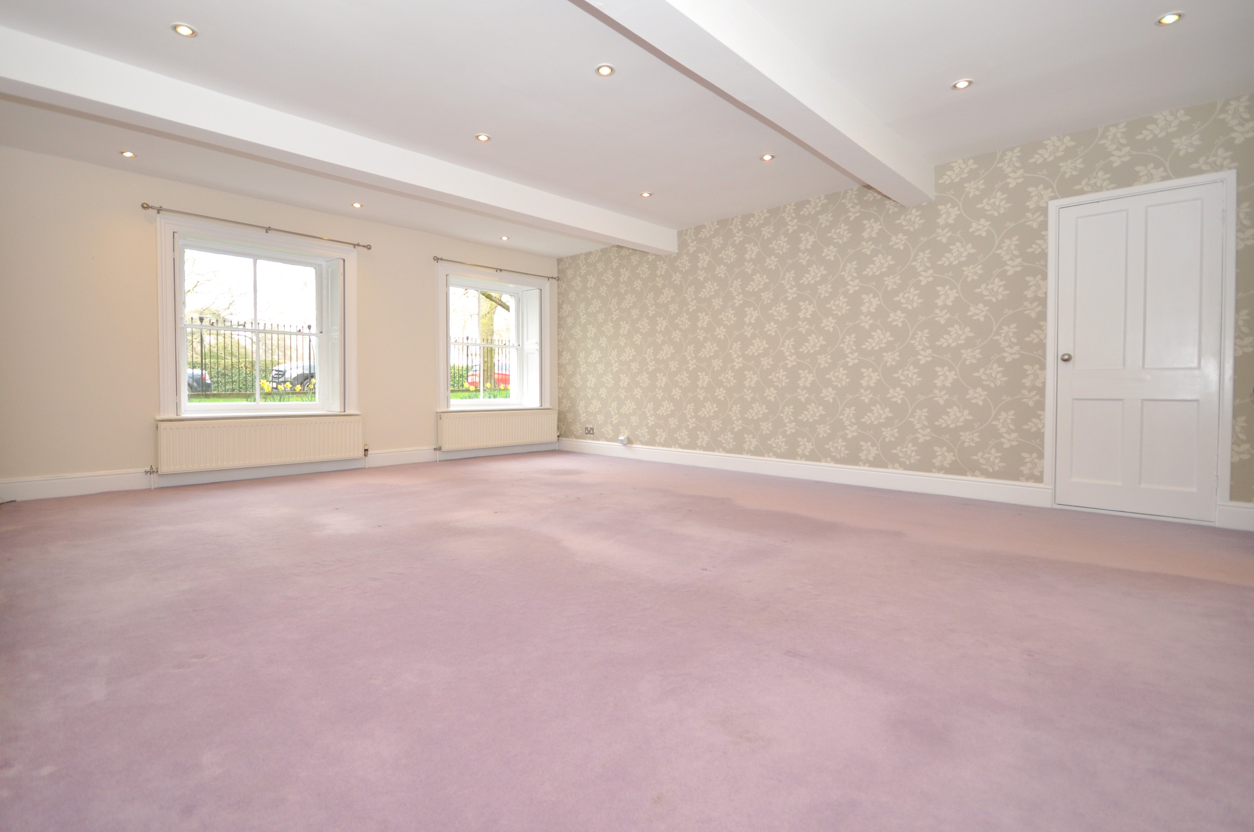 Flat Wellington Square in Cheltenham
