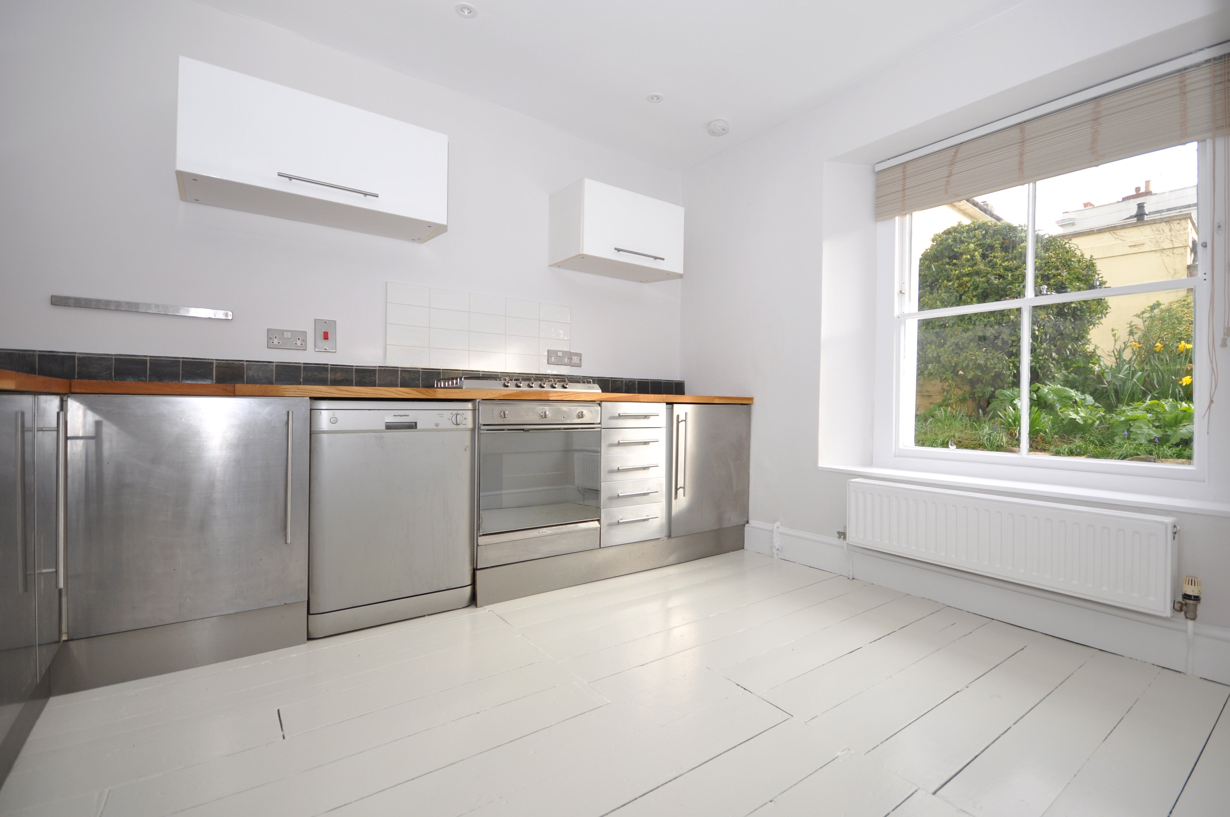 Flat Wellington Square in Cheltenham