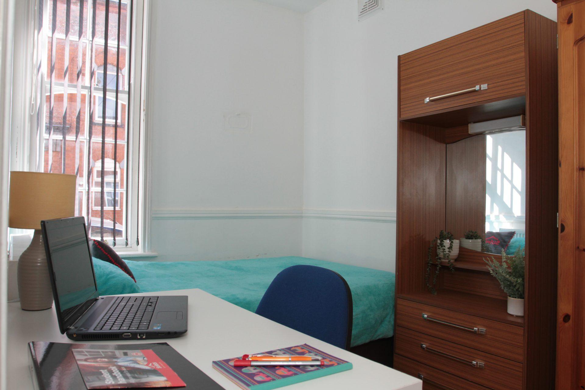 Flat Aylestone Road in Leicester